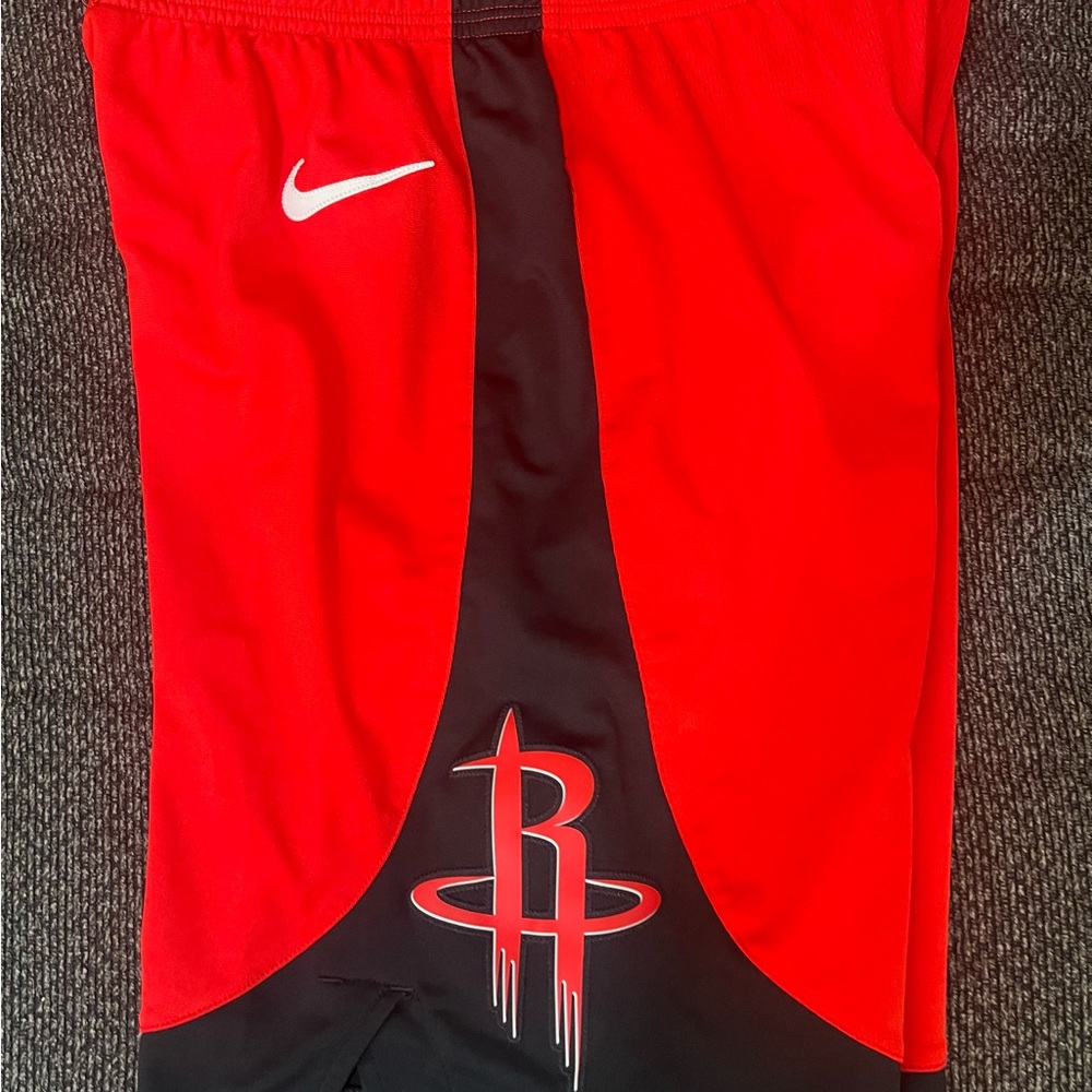 Houston Rockets Team Issued Nike Authentic Size 38 (L) Short - Picture 2 of 4
